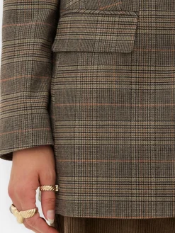 Americana Con Un Solo Botón De Rita Ora