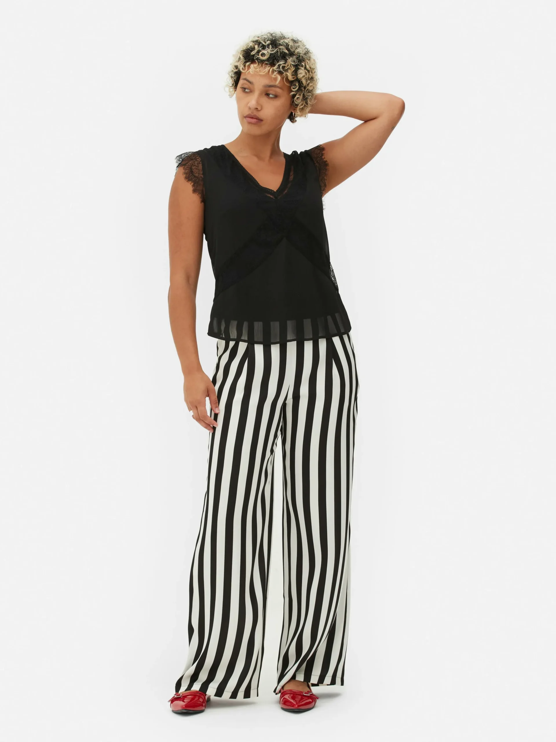 Blusa Con Encaje Beetlejuice X Colleen Atwood