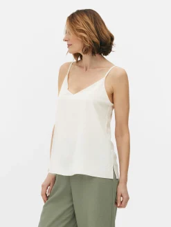 Blusa De Tirantes Con Cuello De Pico