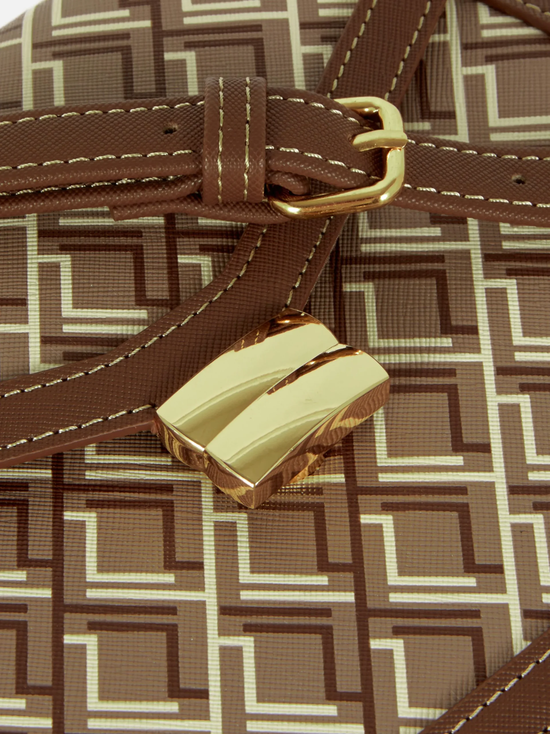 Bolso Saddle Con Monograma Gráfico