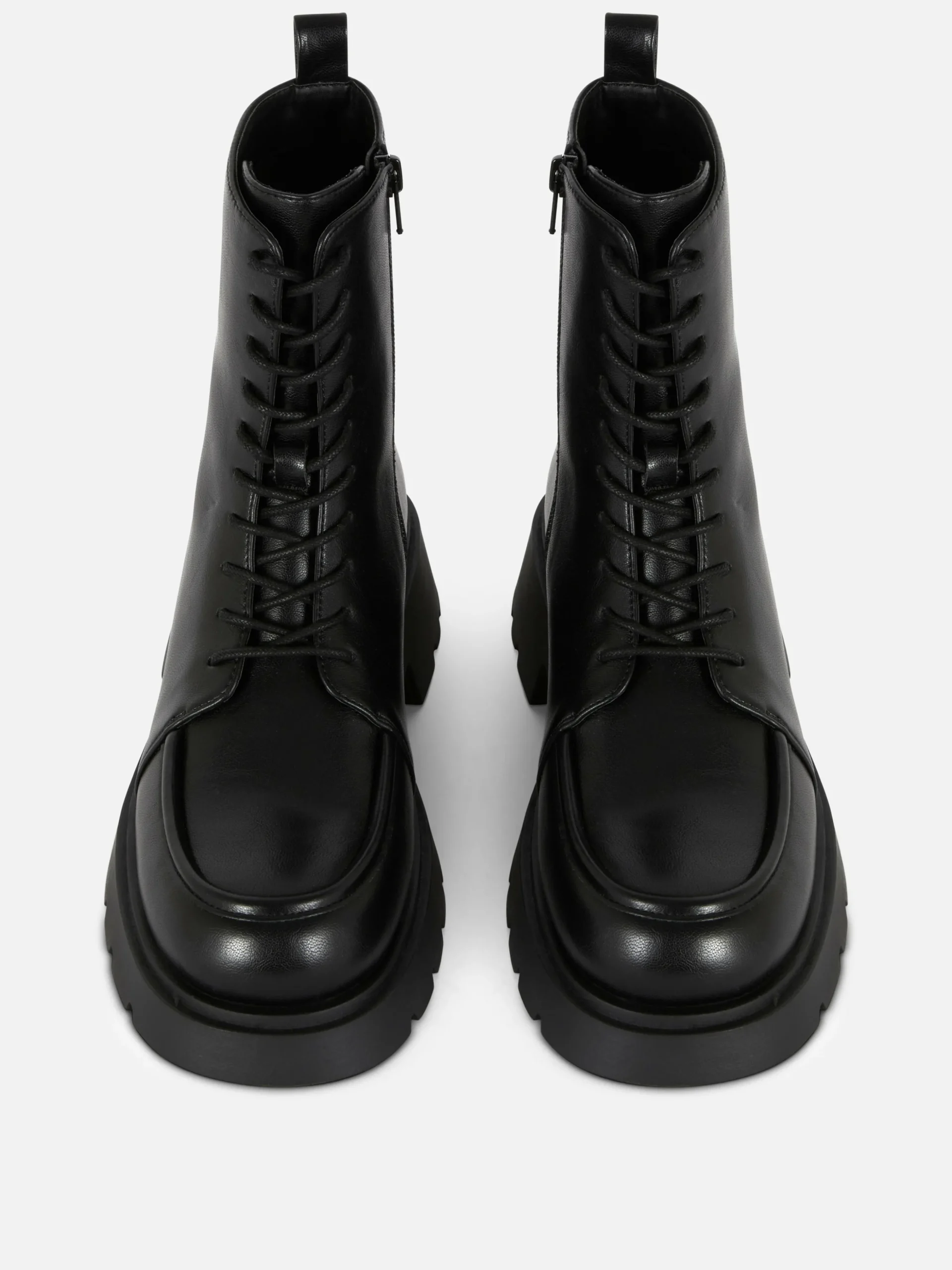 Botines Ribeteados Con Cordones