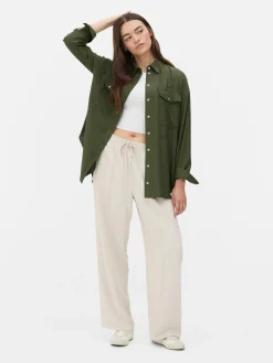 Camisa Con Cuello Abotonado Y Bolsillo En El Pecho