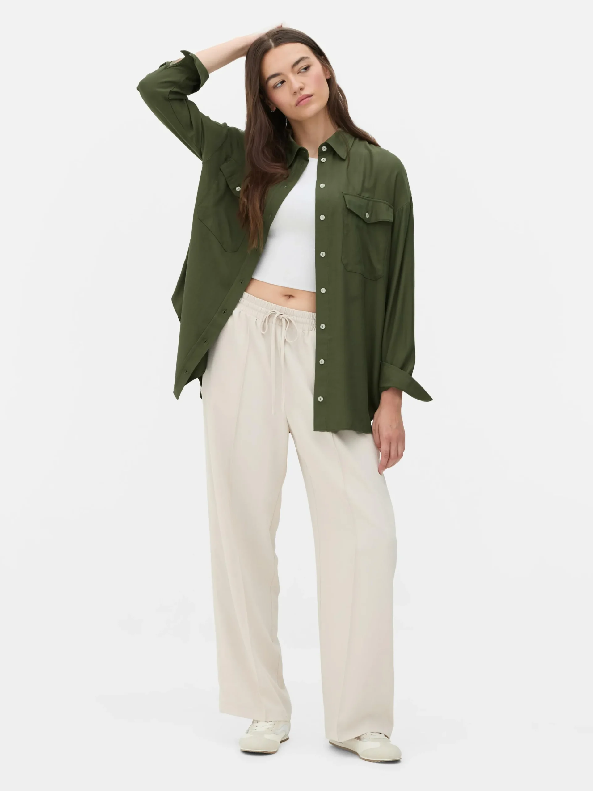 Camisa Con Cuello Abotonado Y Bolsillo En El Pecho