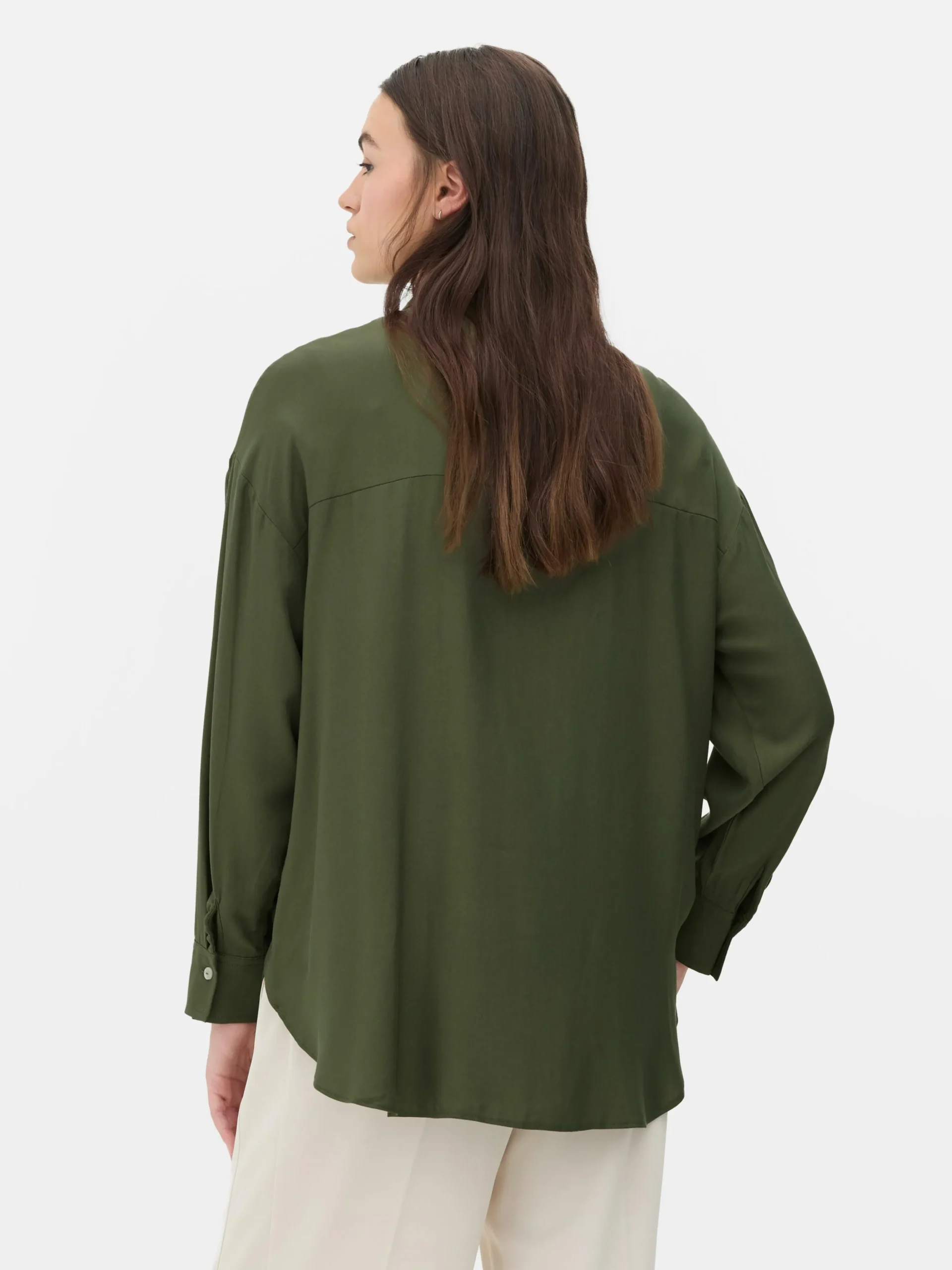 Camisa Con Cuello Abotonado Y Bolsillo En El Pecho