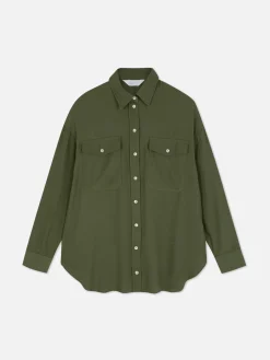 Camisa Con Cuello Abotonado Y Bolsillo En El Pecho