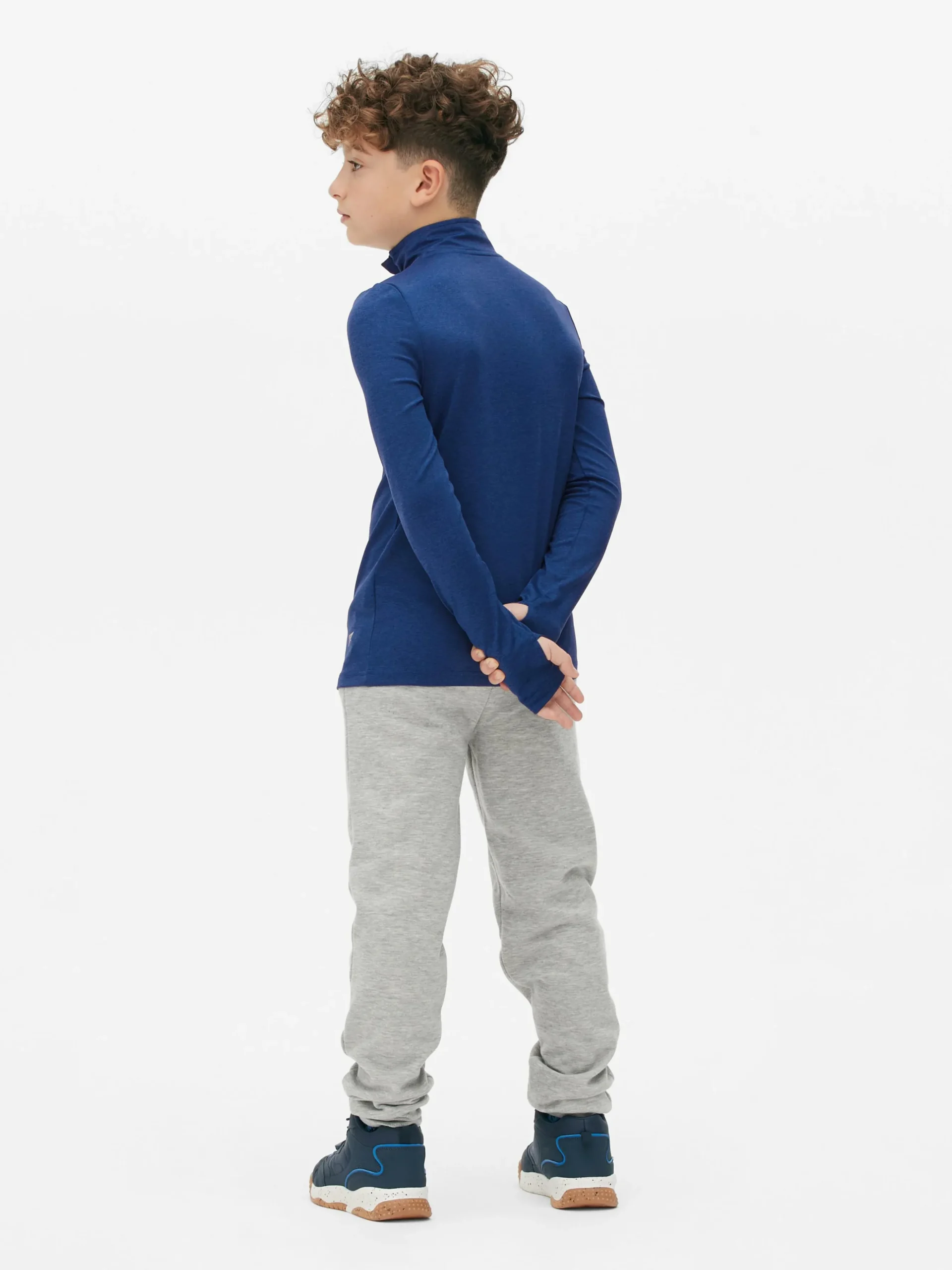 Camiseta De Chándal Con Orificios Para Los Pulgares