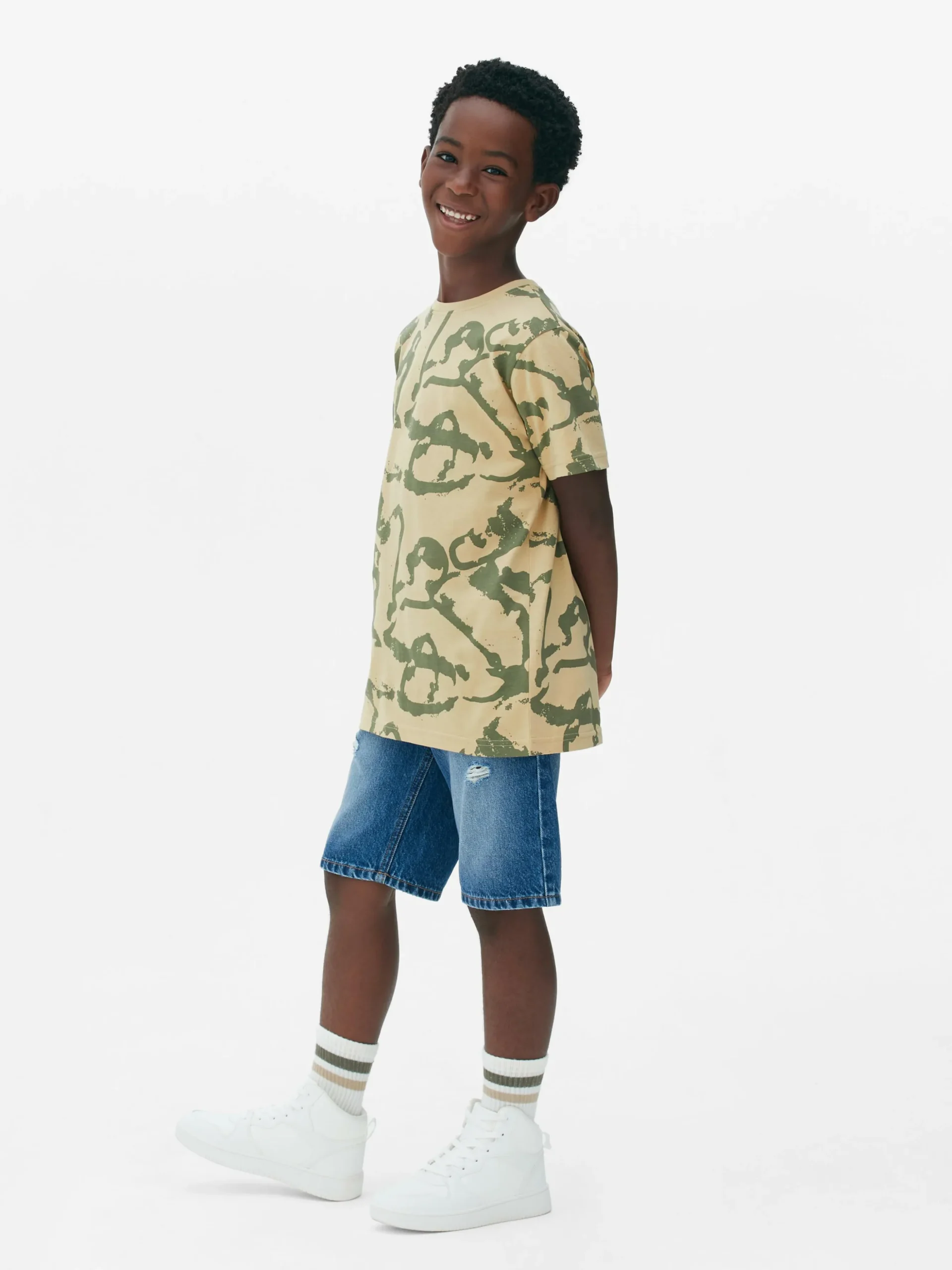 Camiseta De Manga Corta Con Estampado Gráfico