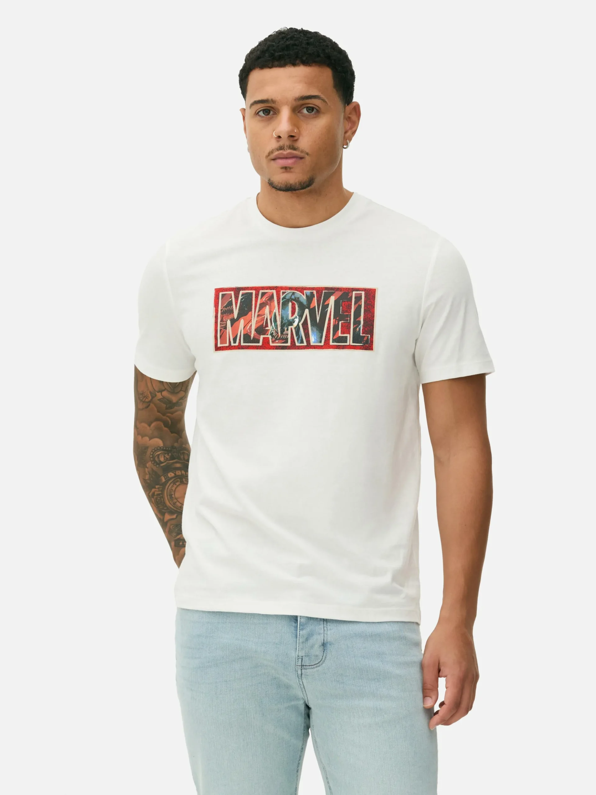 Camiseta De Manga Corta Gráfica De MARVEL