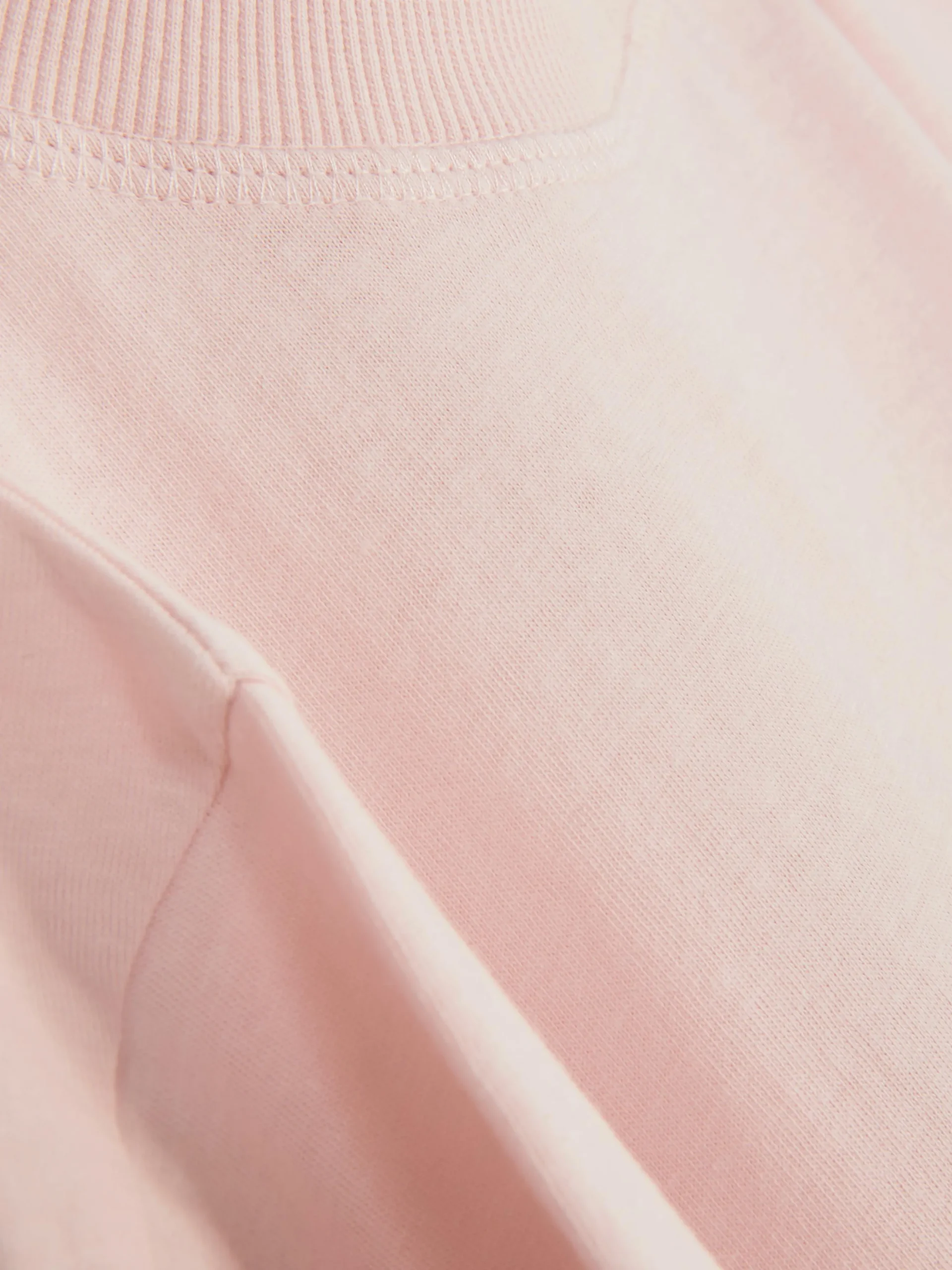 Camiseta De Manga Corta Y Cuello Redondo