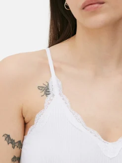 Camiseta De Tirantes Corta Con Ribete De Encaje