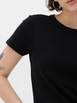 Camiseta Elástica Con Cuello Redondo