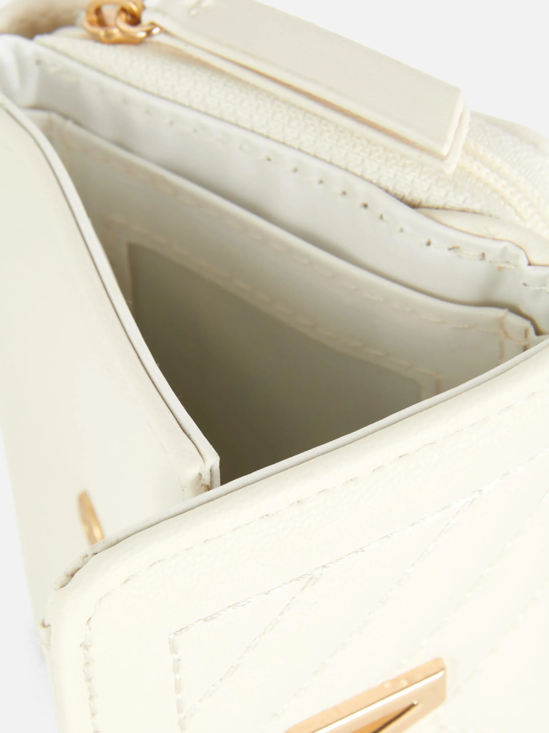 Cartera Acolchada Con Inicial