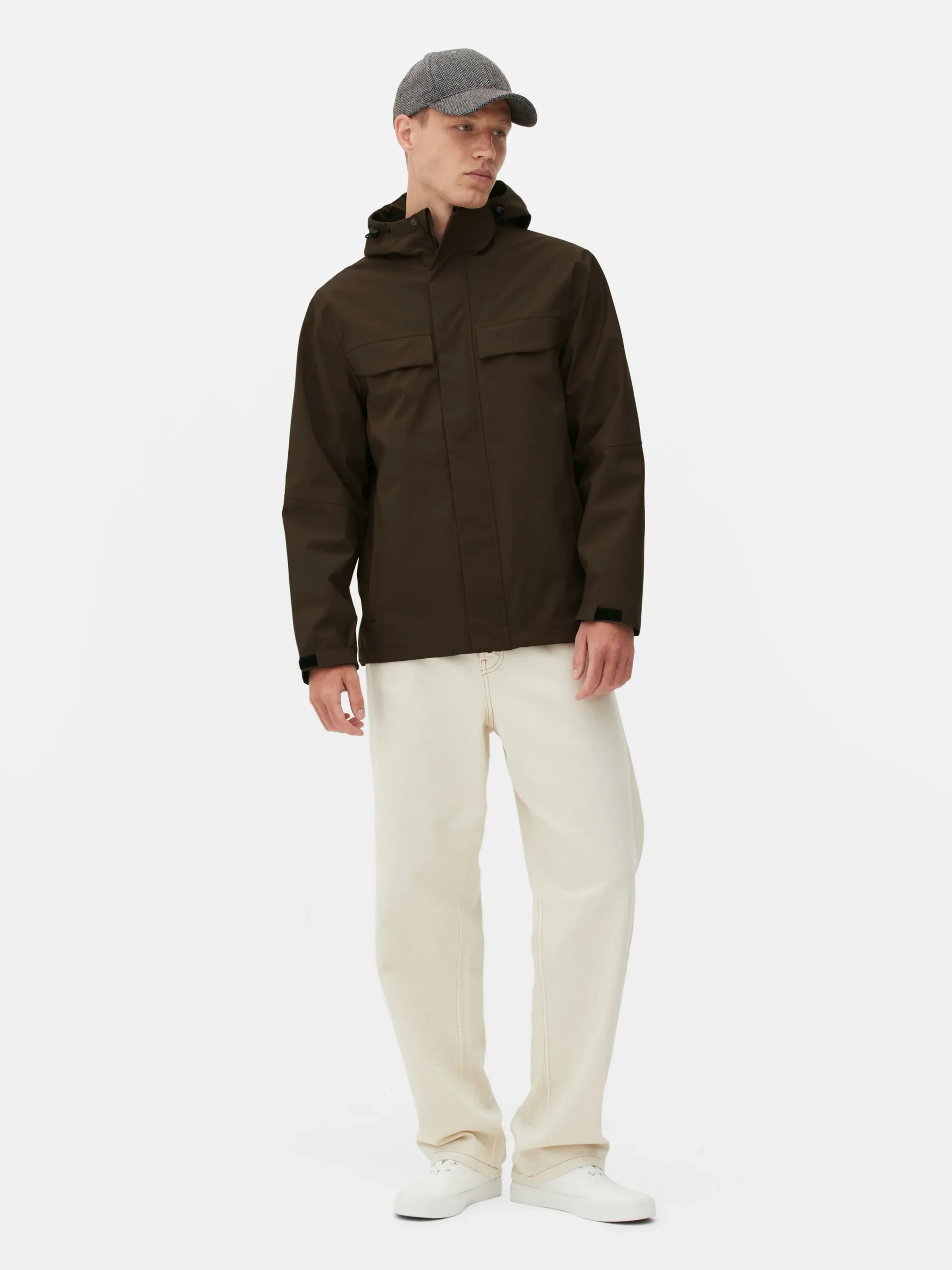 Chubasquero Con Capucha Y Cremallera