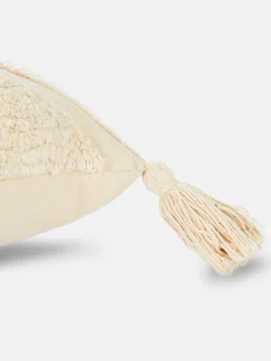 Cojín Alargado Adornado Con Borlas