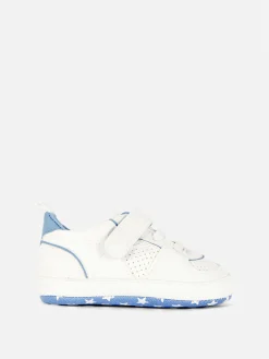 Deportivas Bajas Con Estrellas En La Suela