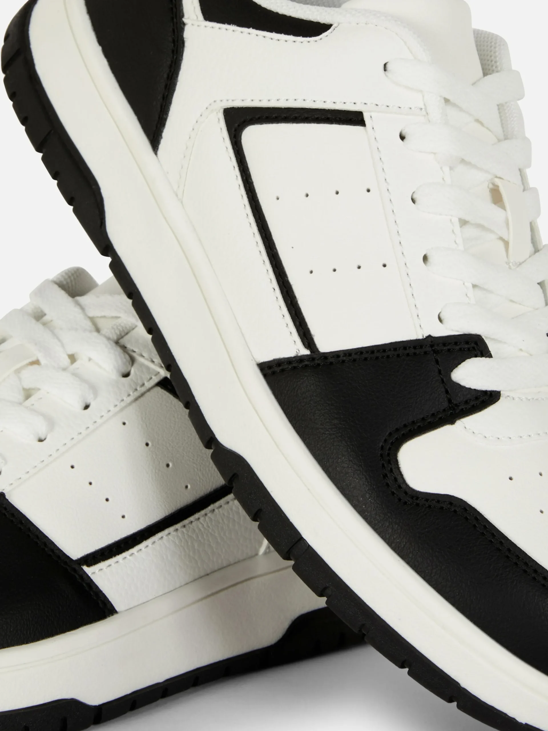 Deportivas De Caña Baja Con Paneles