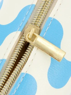 Estuche Con Estampado Ondulado