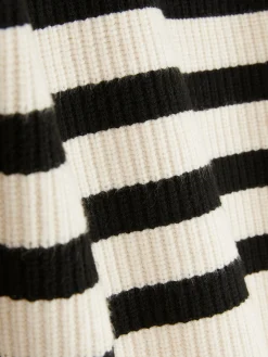 Jersey De Cuello Redondo Con Botones Decorativos