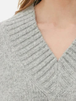 Jersey De Punto Grueso Con Cuello De Pico