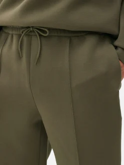 Joggers Con Bajos Ajustados Y Pliegues De Kem