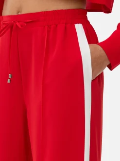 Joggers Con Rayas En Los Laterales