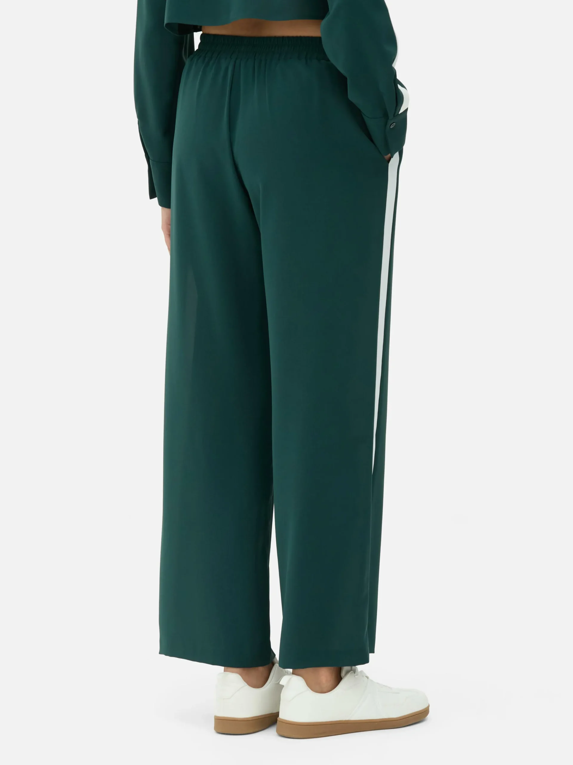 Joggers Con Rayas En Los Laterales