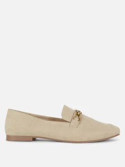 Mocasines De Horma Ancha Con Detalle De Cadena