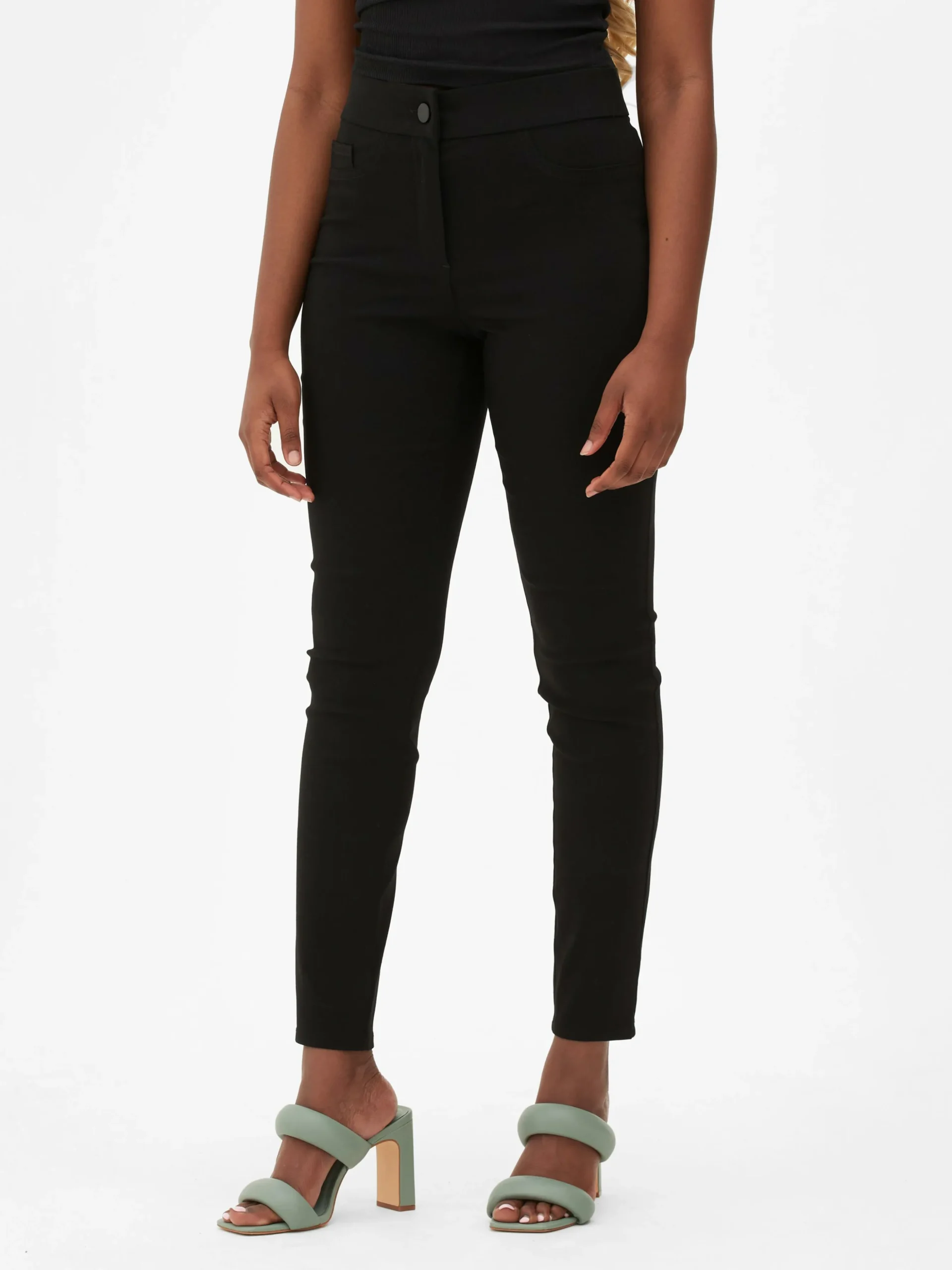 Pantalón Elástico De Corte Entallado