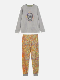 Pijama De Velvetón Con Calavera Y Pintura