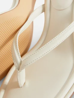 Sandalias De Dedo Con Tacón Chincheta