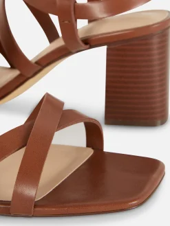 Sandalias De Tacón Grueso Con Tira Cruzada