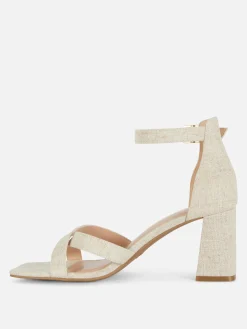 Sandalias De Tacón Y Horma Ancha Con Tira Tejida