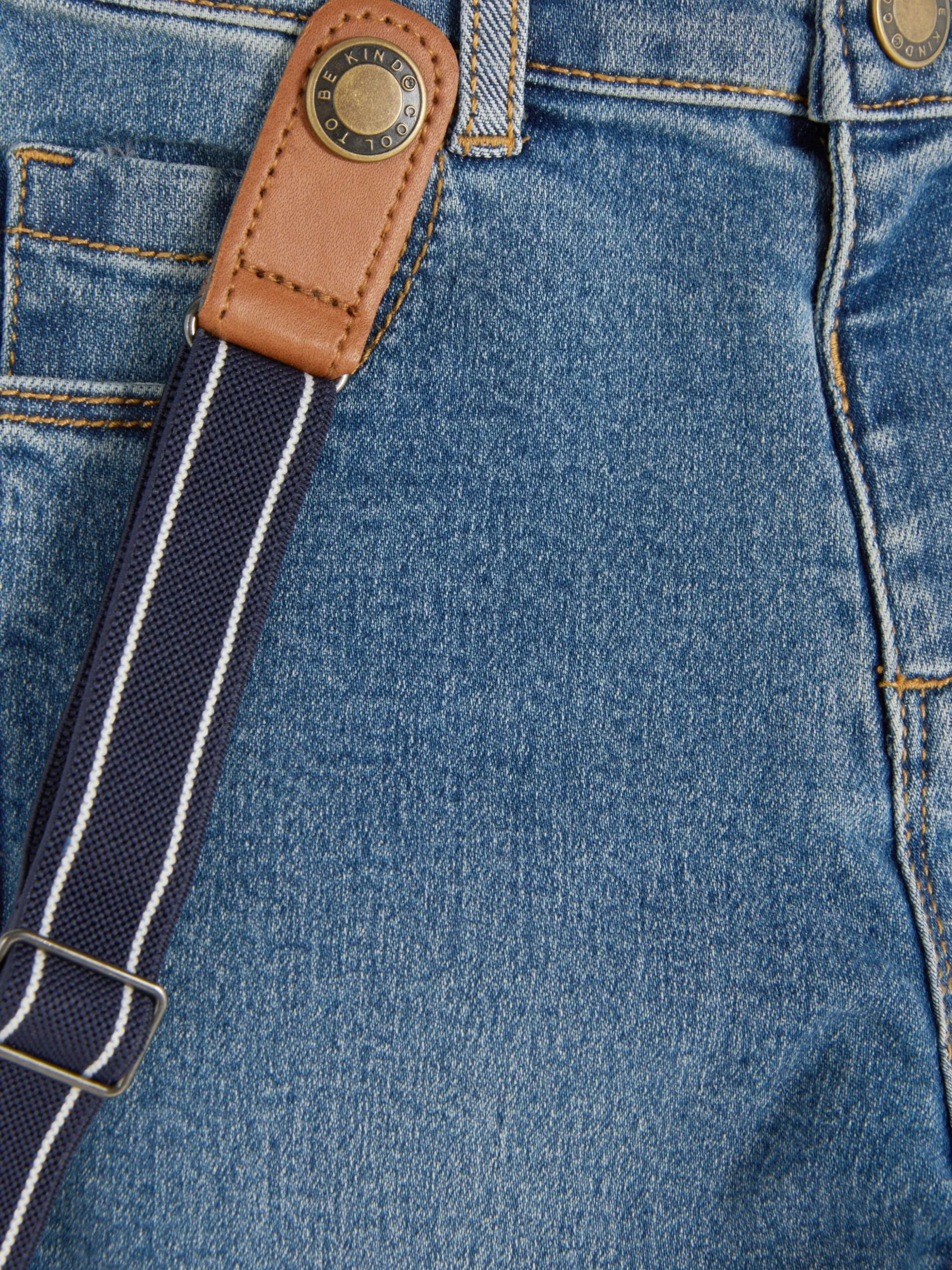 Vaqueros Con Tirantes