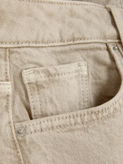 Vaqueros De Pernera Recta Y Corte Entallado