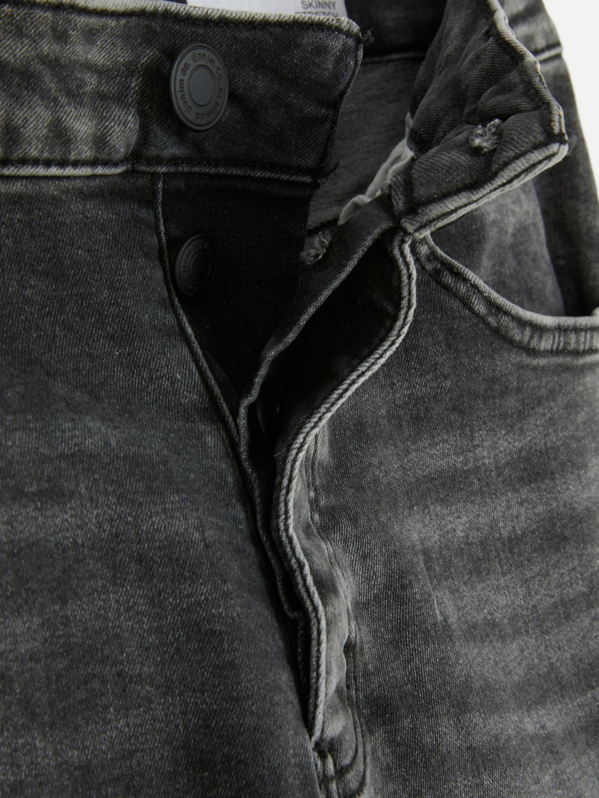 Vaqueros Entallados Elásticos