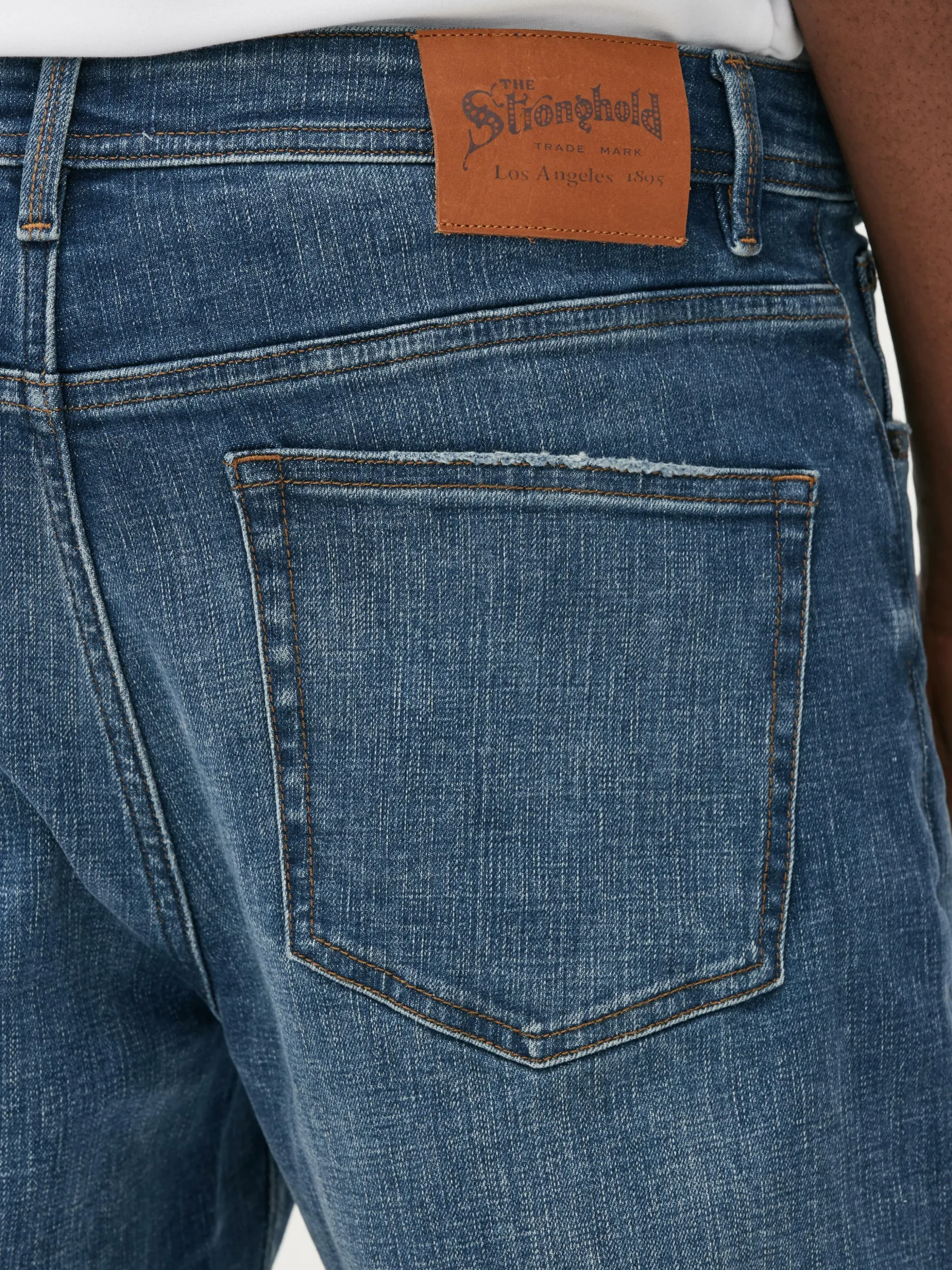 Vaqueros Holgados De Pernera Cónica The Stronghold