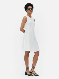 Vestido Corto Acanalado Sin Mangas