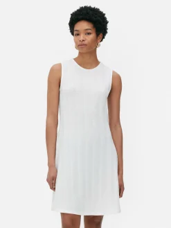 Vestido Corto Acanalado Sin Mangas