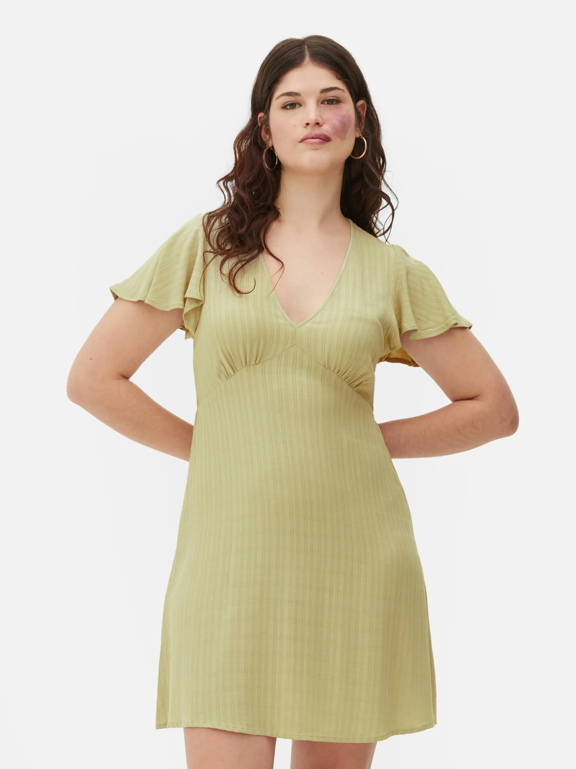 Vestido Corto De Manga Corta