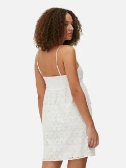 Vestido Corto De Tirantes Con Bordado Inglés