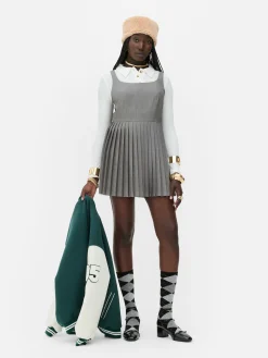 Vestido Corto Evasé Plisado De Rita Ora