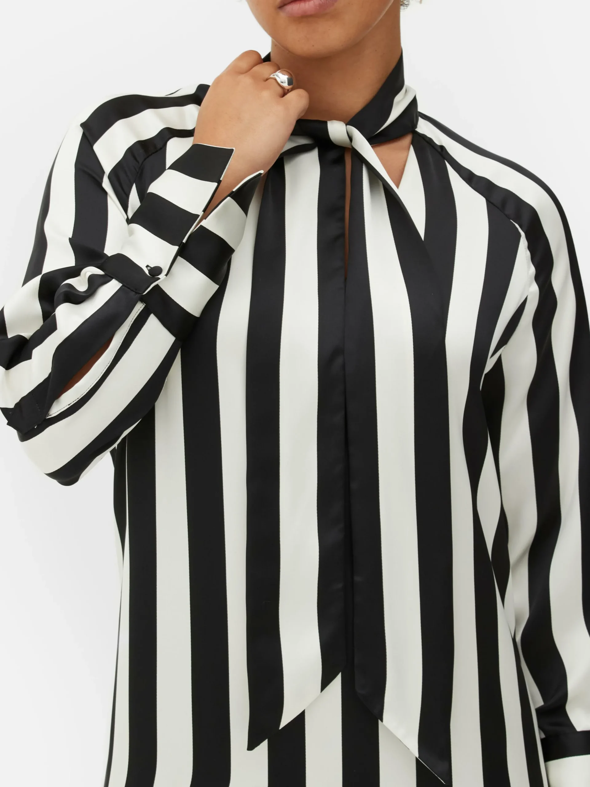 Vestido Midi A Rayas Beetlejuice X Colleen Atwood