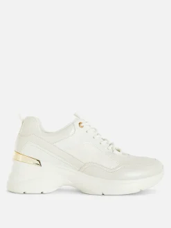 Zapatillas De Cuña Con Ribete Metalizado