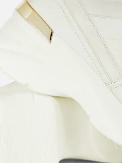 Zapatillas De Cuña Con Ribete Metalizado