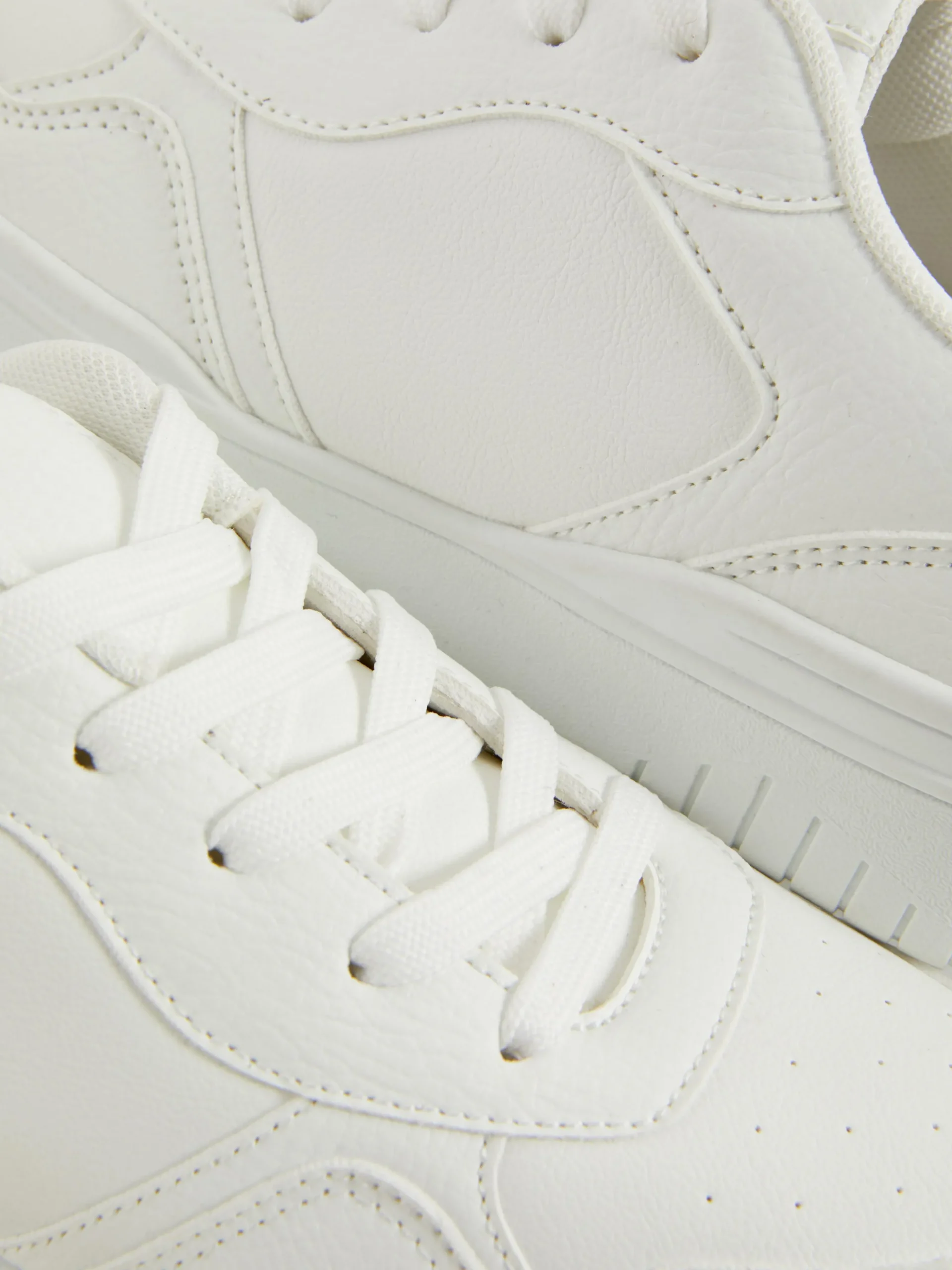 Zapatillas Deportivas De Caña Baja Con Suela Gruesa